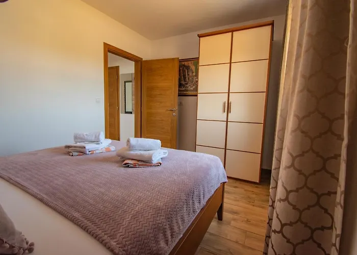 Wiena Apartman Vir